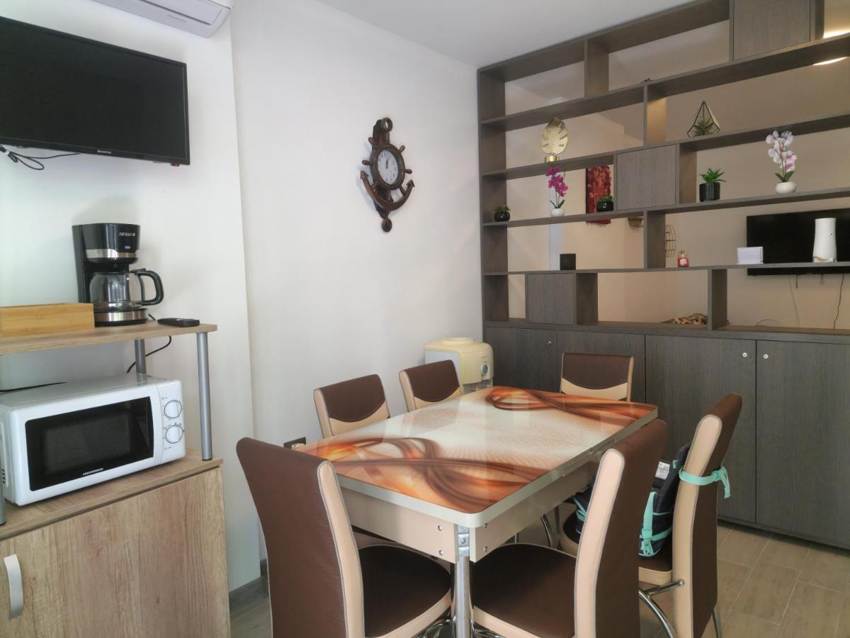 Nasty 24 Aparthotel Pool & Spa Mamaia Nord Năvodari Εξωτερικό φωτογραφία