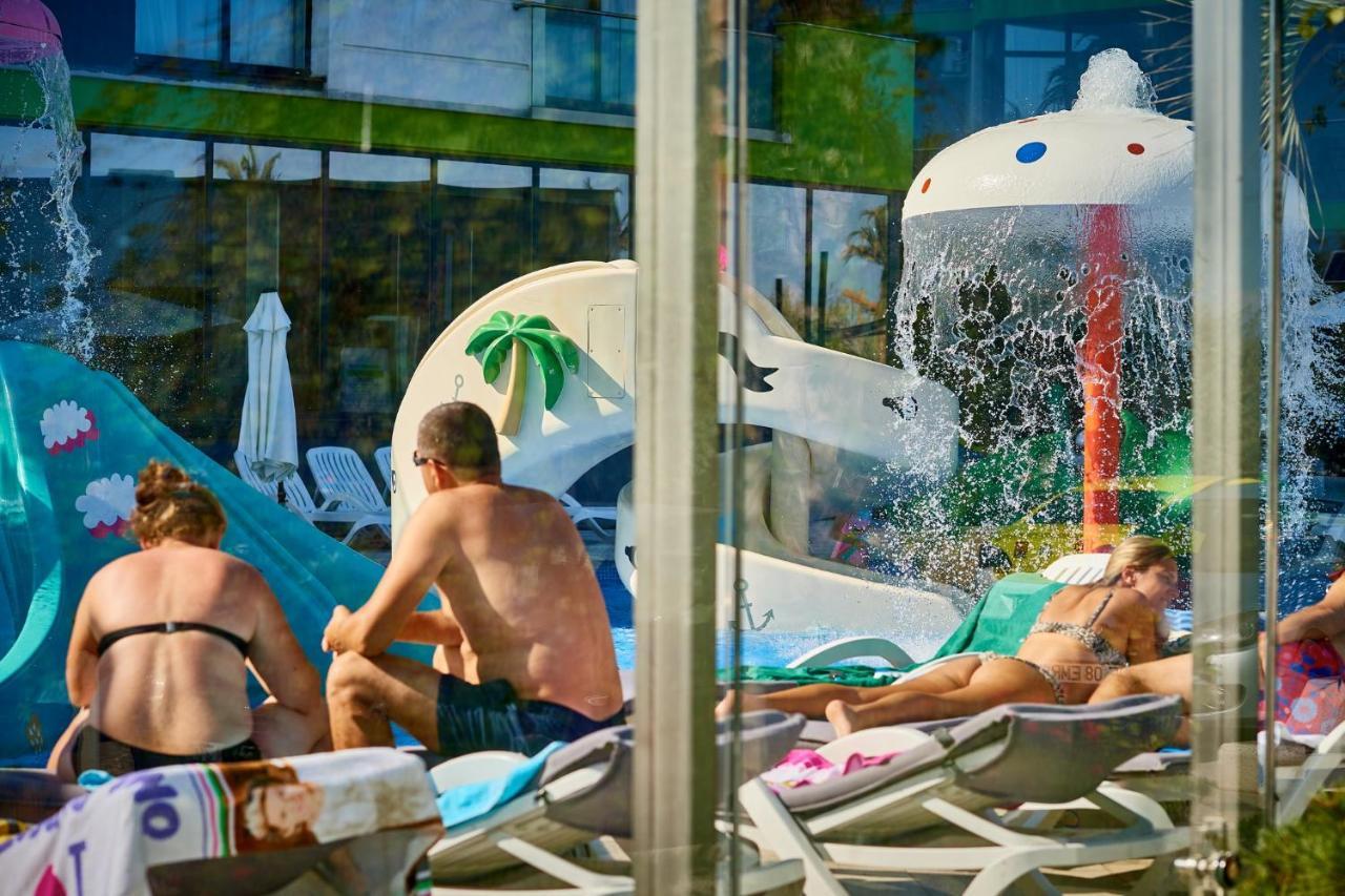 Nasty 24 Aparthotel Pool & Spa Mamaia Nord Năvodari Εξωτερικό φωτογραφία