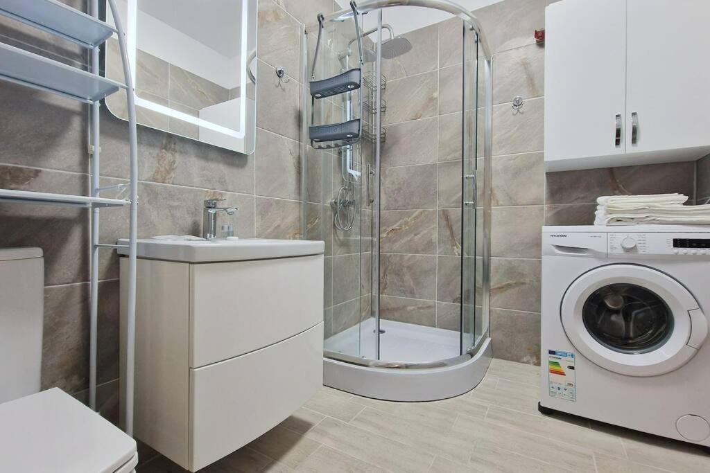 Nasty 24 Aparthotel Pool & Spa Mamaia Nord Năvodari Εξωτερικό φωτογραφία