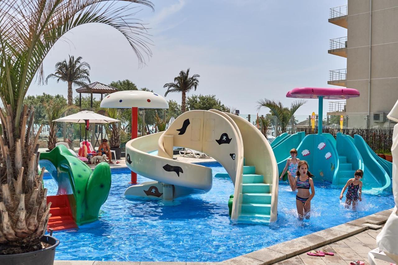 Nasty 24 Aparthotel Pool & Spa Mamaia Nord Năvodari Εξωτερικό φωτογραφία
